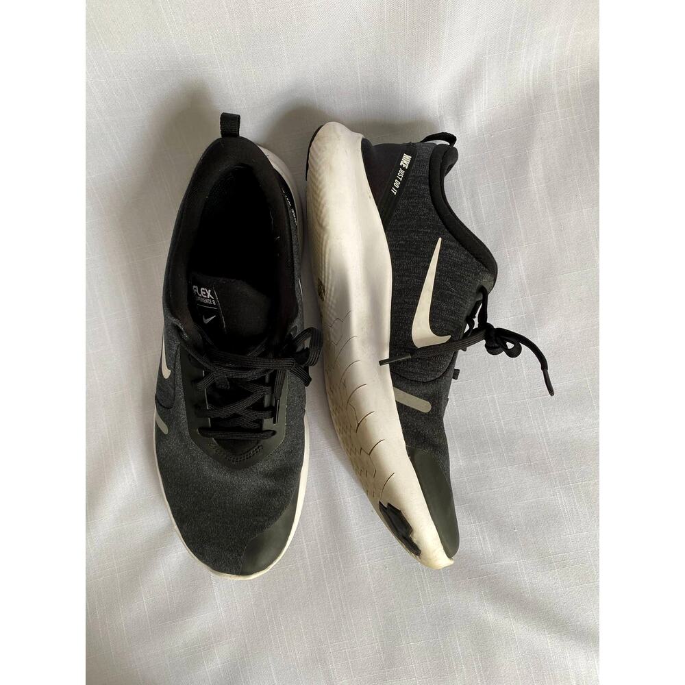 Nike Flex Men's 11 AJ5900-013 black gray white lightweight, gently used